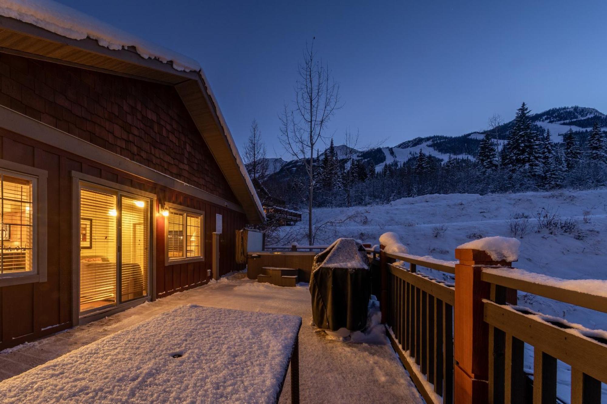 Lush Mountain Accommodations Golden Luaran gambar