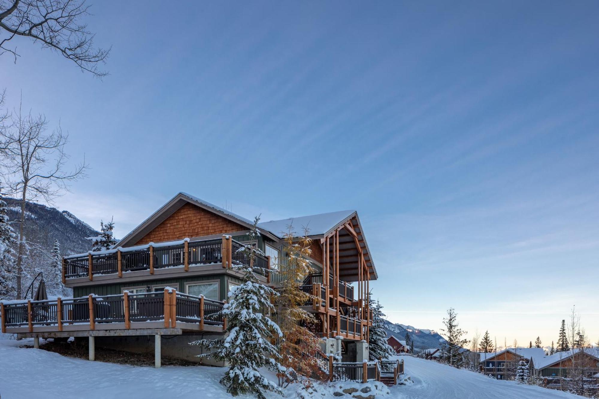 Lush Mountain Accommodations Golden Luaran gambar