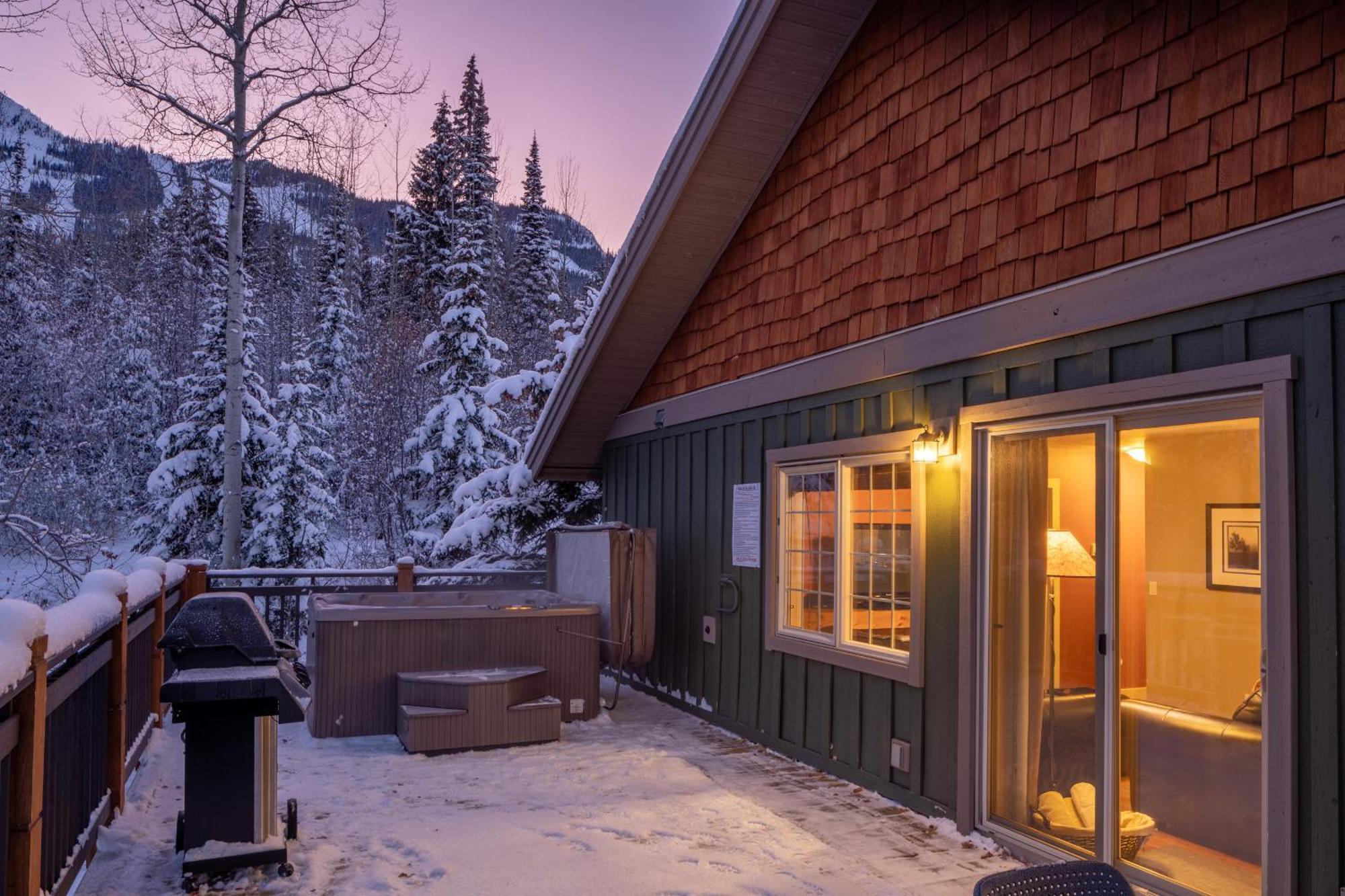 Lush Mountain Accommodations Golden Luaran gambar
