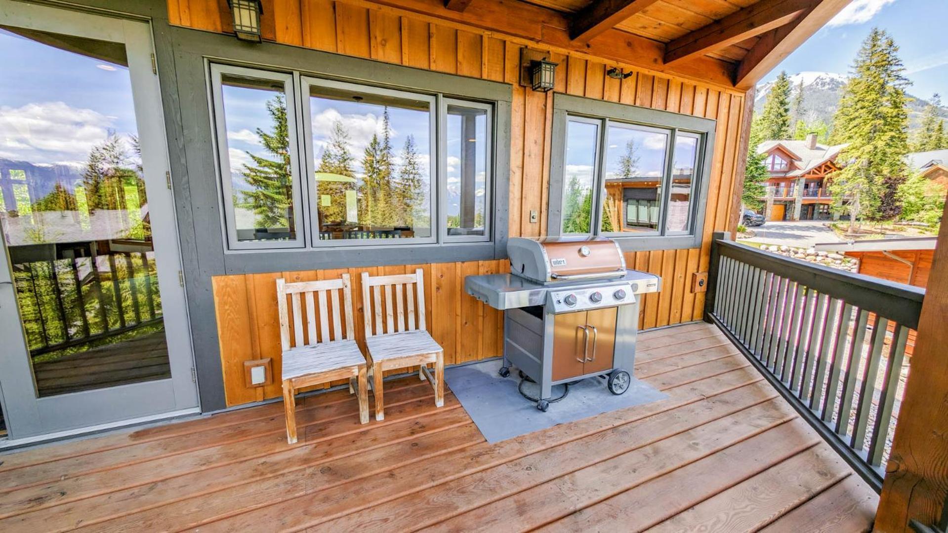 Lush Mountain Accommodations Golden Bilik gambar