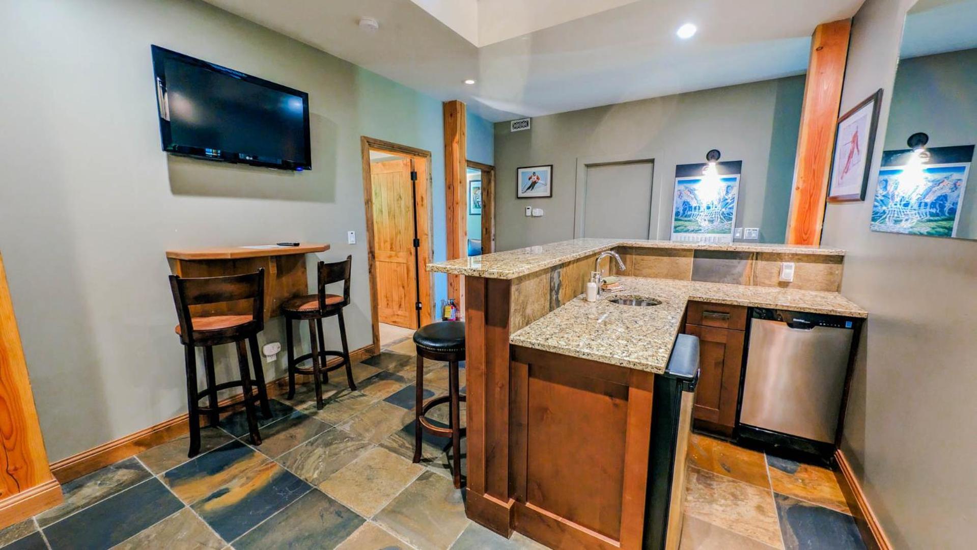 Lush Mountain Accommodations Golden Bilik gambar