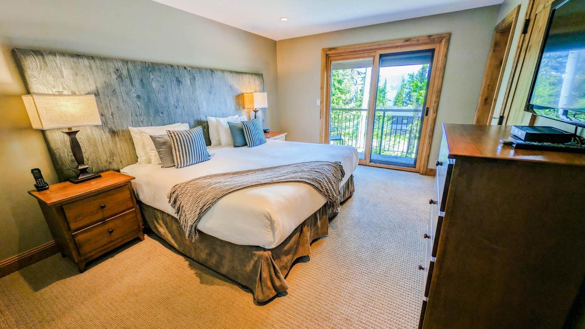 Lush Mountain Accommodations Golden Bilik gambar