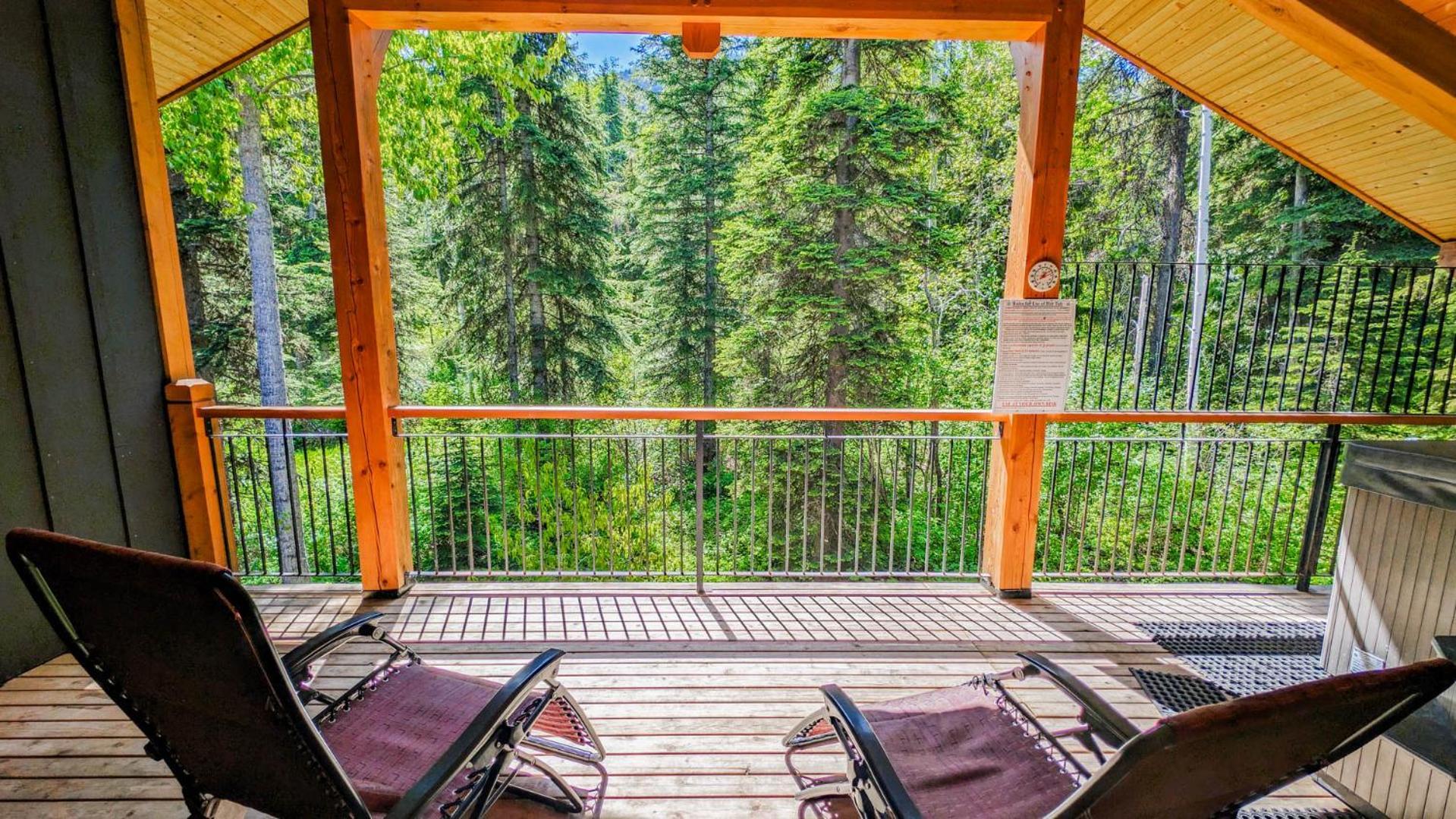 Lush Mountain Accommodations Golden Bilik gambar